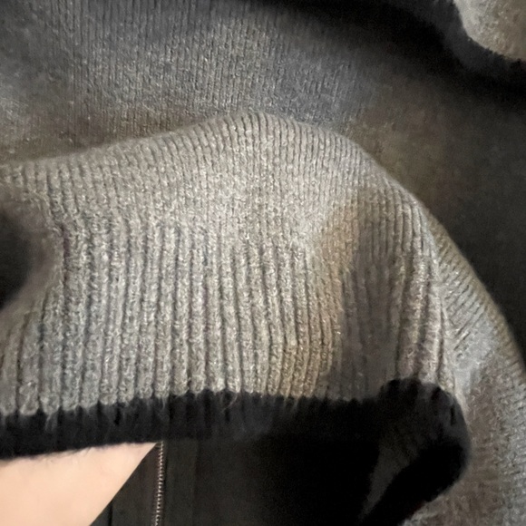 Gray Knit Zip-Up Cardigan with Oversized Collar | Cropped Fit | Classic Size M - Picture 7 of 8